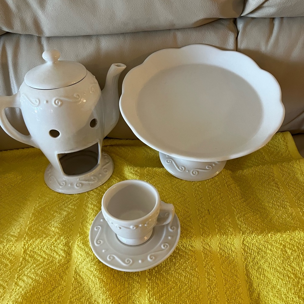 Partylite Sidewalk Café set w coffee pot, cake plate & coffee cup w plate
